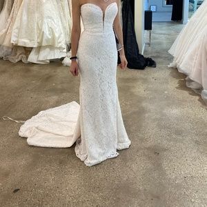 Mikaella Wedding Dress size 8 - brand new